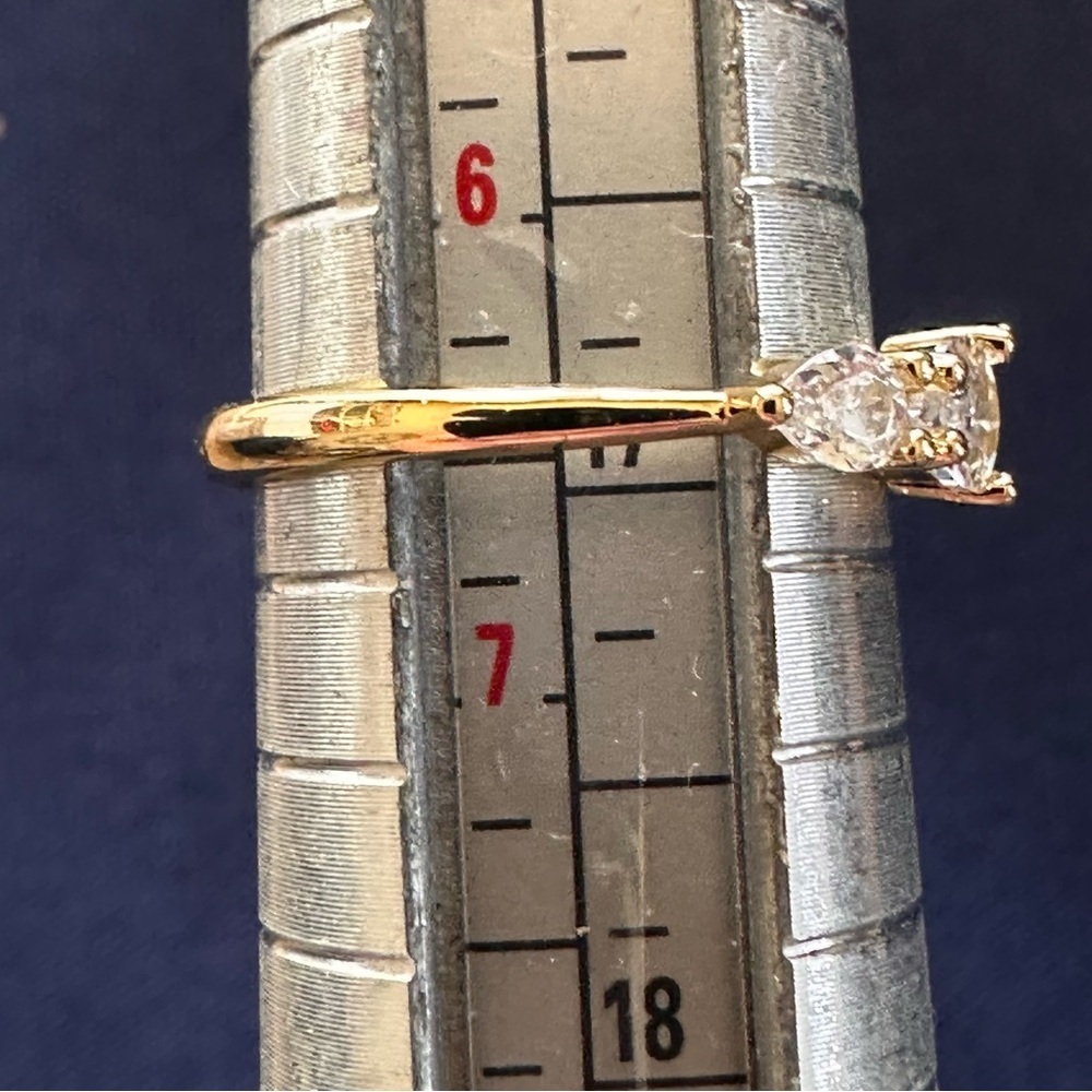 14K Gold Electroplated Pear Cut CZ Ring Size 7 Multi Stone NWT - Picture 9 of 11